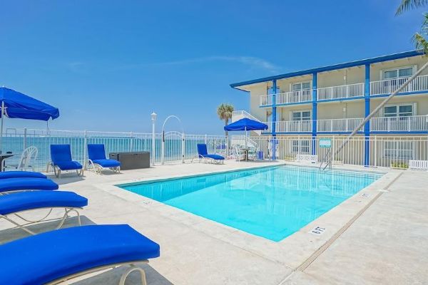 Glunz Ocean Beach Hotel & Resort (Key Colony Beach)